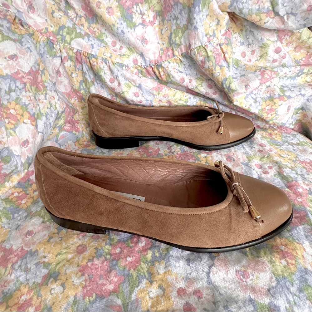 Italy made Tan Suede & Leather Bow Ballet Flats, size 7 - Picture 5 of 10